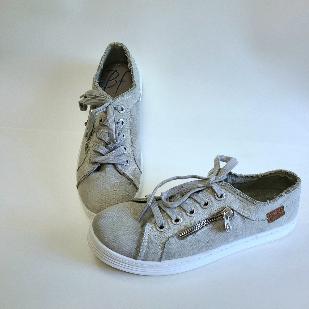 Blowfish Light Gray Shoes, Women's sz 8.5